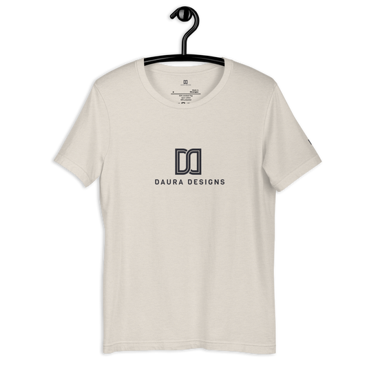 Camiseta oficial Daura Designs – (unisex)